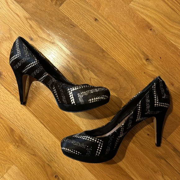 NIB Vince Camuto Heels - Picture 5 of 9